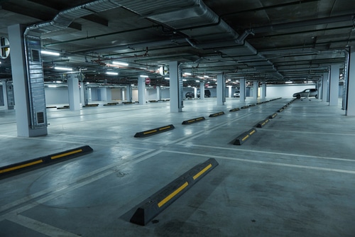 Horizontal,Image,Of,Empty,Underground,Parking,Lot
